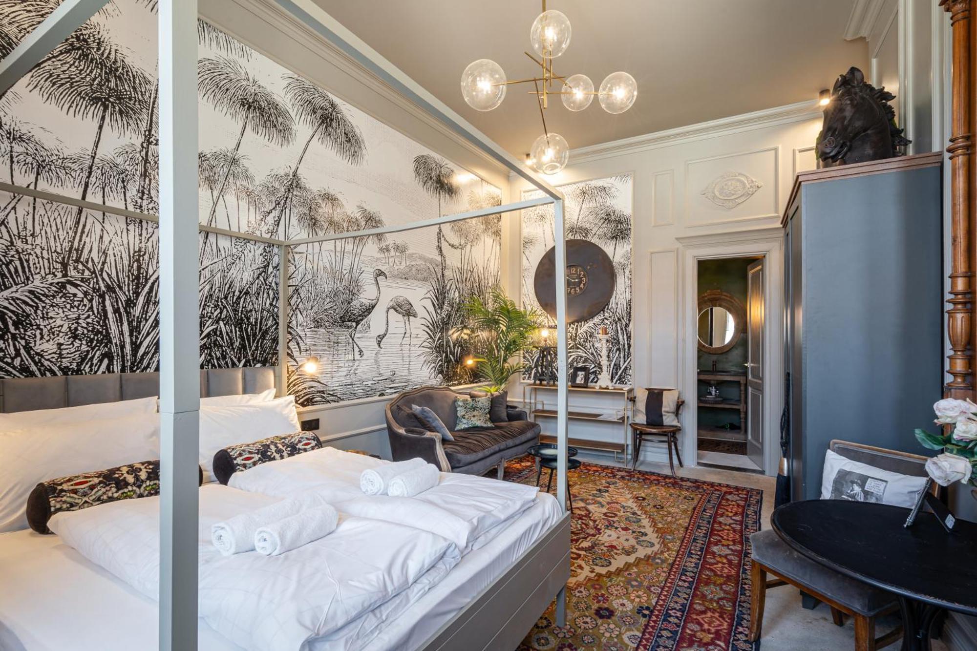 Jungle Design 2bdr Apartment