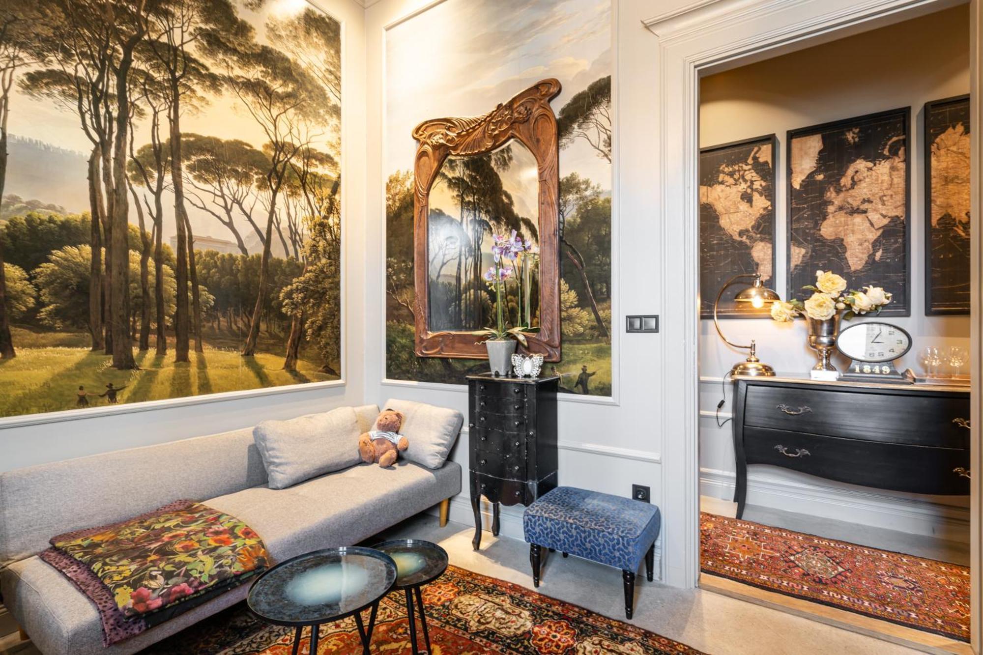 Jungle Design 2bdr Apartment