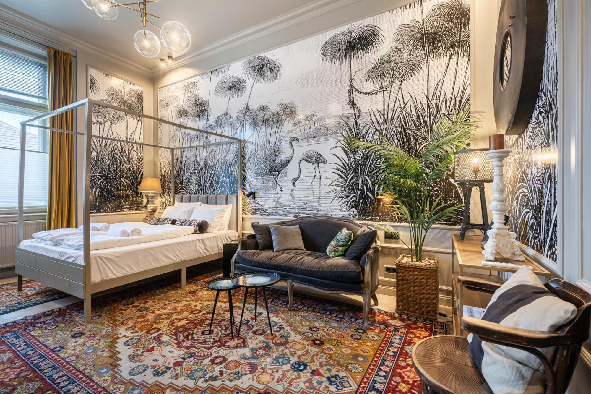 Jungle Design 2bdr Apartment
